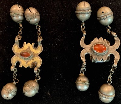 1 Paar Ringe mit Glöckchen(Yüzük), antik,TekkeTurkmenistan, um 1900, Silber, Teilvergoldet, Karneole, guter Zustand