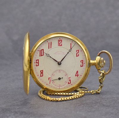 CORGEMONT Watch Savonette in GG 750/000 mit Goldkette in GG 750/000, Schweiz um 1900, 3 Deckel Goldgeh. dell., silb. Zifferbl. m. roten arab. Zahlen, ...