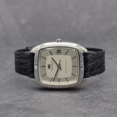 IWC seltene Herrenarmbanduhr Kaliber Beta 21 in Stahl Referenz 3203, Schweiz um 1970, Quarzwerk Kal. 2001 (Beta 21), großes abgerundetes Geh. inkl. ...
