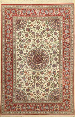 Esfahan fein, Persien, ca. 60 Jahre, Korkwolle auf Seide, ca. 222 x 150 cm, ca. 1,0Mio. Kn/qm, Fleckig