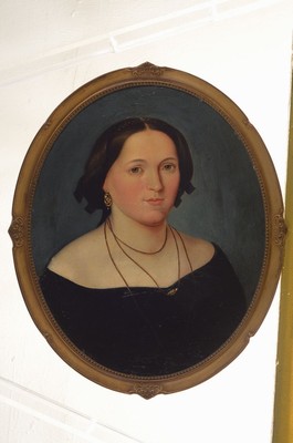 Paar Biedermeierporträts, deutsch, um 1840, Mann und Frau, Öl/Lwd/Malkarton, unsigniert, rest., im Oval je ca. 40x32cm, R. ca. 43x36cm