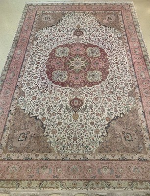 Täbriz fein Palastteppich, Persien, ca. 60 Jahre, Korkwolle mit Seide, ca. 585 x 398 cm, EHZ: 2.(50 Raj)