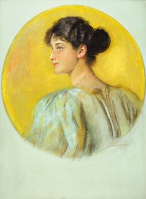 Otto Propheter, 1875 Mannheim - 1927 Karlsruhe, Porträt einer jungen Frau, über ihre Schulter blickend, Pastell auf Papier, signiert und datiert ...