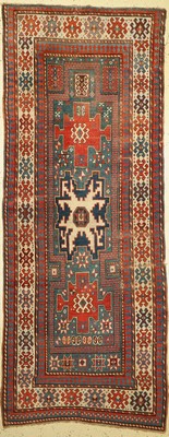 Grüngrundiger antiker Karachoph, Gebetsteppich, Zentralkaukasus, 19 Jhd., Wolle geknüpft auf Wolle, ca. 305 x 123 cm, EHZ: 3-4 (guter ...