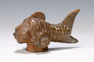 Gernot Rumpf, geb. 1941 Kaiserslautern, Fischmädchen, Bronzeskulptur, monogrammiert, H. ca. 6cm