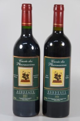 13 Flaschen Bordeaux: 9 x 2001 Cuvée des Pharmaciens, 75 cl und 4 x 2002 Collection de Chantré, Bordeaux, 75 cl, top shoulder und besser, Alters- ...