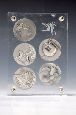 Salvador Dali, 1904-1989, 10 Silbermedaillen "Die Zehn Gebote", 999,9 Feinsilber, Sonderprägung 1975, Auflage 12500 Stück, D. je . 50 mm, ...
