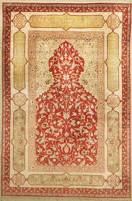 Alter Seiden Hereke, Türkei, um 1920/1930, reine Naturseide, ausgefallenes Mihrab Motiv mit Inschrift in den Kartuschen, ca. 196 x 130cm, ...