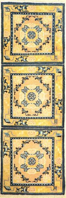 Ning-Hsia Sitzbankteppich antik, Westchina, um 1900, Wolle geknüpft auf Baumwolle, ca. 188 x 66 cm, EHZ:3(Altersbedingt guter Zustand).