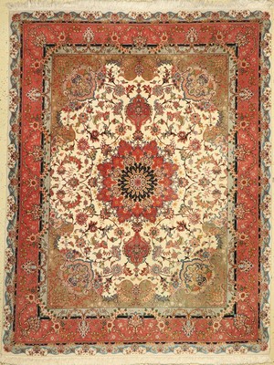Täbriz fein (60Raj), Persien, ca. 40 Jahre,Korkwolle mit und auf Seide, ca. 256 x 196 cm,EHZ: 2(guter Zustand)