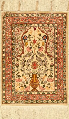 Hereke Seide sign., Türkei, ca. 40 Jahre, reine Naturseide, ca. 60 x 44 cm, EHZ: 2 ca.1.Mio.kn/qm