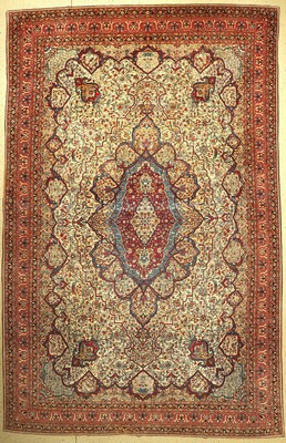Seltener feiner Keschan Mohtascham, Persien, Ende 19.Jhd. Korkwolle geknüpft auf Baumwolle, hellgrundiger Mohtascham mit floralem Medallion umrahmt ...