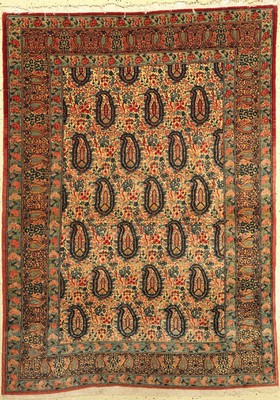 Kerman Lawar(Boteh Muster), Persien, um 1930/1940, Wolle geknüpft auf Baumwolle, ca. 190 x 138 cm, EHZ: 2 (guter Zustand).