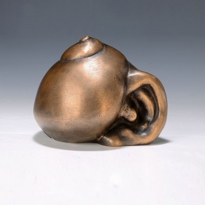 Gernot Rumpf, geb. 1941 Kaiserslautern, Bronzeskulptur, "Ohrmuschel bzw. das Ohr", am Boden signiert und dat. 1992, monogrammiert, Gießer ...