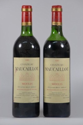 10 Fl. 1983 Chateau Maucaillou, Moulis, Domaines Dourthe Freres, mid shoulder und besser, 75 cl., nicht verkostet, aus einer Weinkellerauflösung