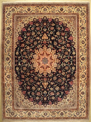 Esfahan fein alt, Persien, um 1940/1950, Korkwolle mit und auf Seide, ca. 406 x 305 cm,EHZ: 2-3