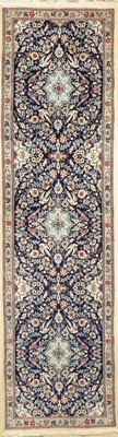 Nain fein(9 La), Persien, ca. 50 Jahre, Korkwolle mit Seide, ca. 326 x 89 cm, EHZ: 2
