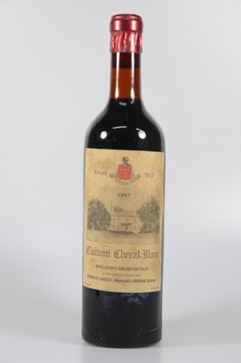 1 Flasche, Chateau Cheval Blanc, 1947, St. Emilion, ca. 750 ml, into Neck, Kapsel u. Etikett mit l. Alterssp.