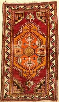 Kirsehir alt, Türkei, um 1930, Wolle auf Wolle, ca. 172 x 100 cm, EHZ: 2-3