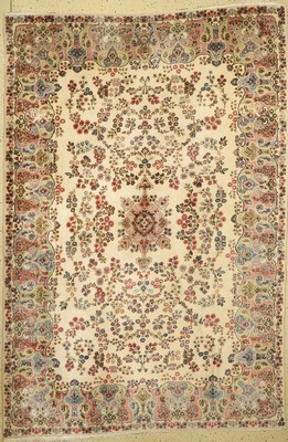 Kerman alt, Persien, ca. 60 Jahre, Wolle auf Baumwolle, ca. 274 x 184 cm, EHZ: 2-3