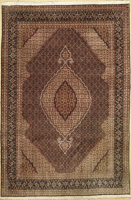 Täbriz fein, Persien, ca. 40 Jahre, Korkwolle mit Seide, ca. 303 x 206 cm, EHZ: 2
