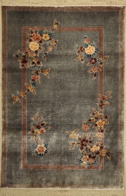 China Seide, China, ca. 50 Jahre, reine Naturseide, ca. 181 x 122 cm, EHZ: 2, (fleckig)
