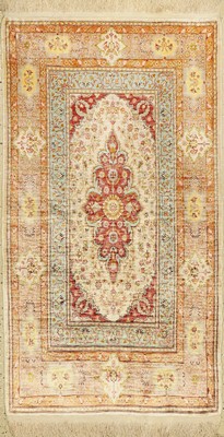 Hereke Seide, Türkei, um 1940, reine Naturseide, ca. 127 x 70 cm, EHZ: 2