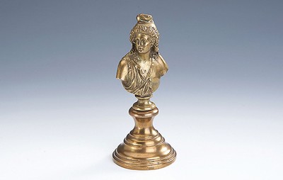Bronzeskulptur, Frankreich um 1870, wohl Darstellung einer Marianne, fein grav., H. ca.15 cm, Boden verdellt, nicht störend, sign. H. Chailus