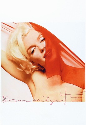 Bert Stern, 1929 - 2013, Fotografie auf dickem, mattem Fotopapier, Marilyn in Red Scarf, handsigniert und num. 8/50, auf der Rückseite der ...