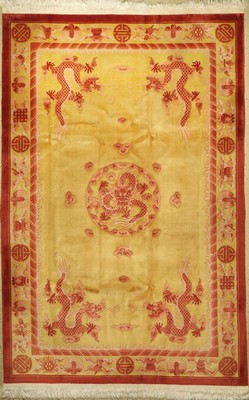 Drachenteppich, China, ca. 50 Jahre, Wolle auf Baumwolle, ca. 310 x 200 cm, EHZ: 2, (fleckig)