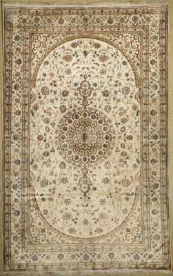 Hereke, China, ca. 40 Jahre, Kunstseide, ca. 244 x 158 cm, EHZ: 2, (fleckig)