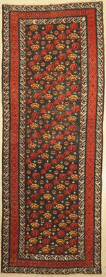 Blüten Seychor antik, Ostkaukasus, um 1850/60, Wolle auf Wolle, ca. 308 x 113 cm. Ein sehr feiner musealer Seychor. Ein besonders ...