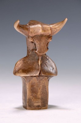Gernot Rumpf, geb. 1940 Kaiserslautern, Stierkopf, Bronzeskulptur, monogrammiert, H. ca. 12cm