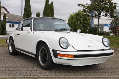 1974 Porsche 911 Targa 9114110930, Motor Nr.: 6141858 dieser in smartem Porsche Grand