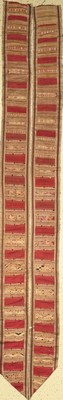 Besticktes Seidenband für Moskitonetz, handbestickt und gefärbt, Laos, um 1940/50, ca. 725 x 25 cm, schöne Details, (einige Risse und Lcher)
