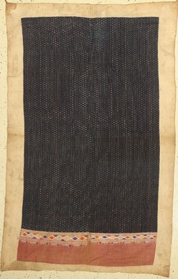 Traditionelle Decke, Laos, um 1950, ca. 160 x 100 cm, Baumwolle bestickt mit Seide, guter Zustand
