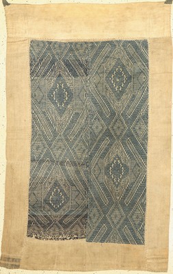 Traditionelle Decke, Laos, um 1950, ca. 150x 100 cm, Baumwolle bestickt, guter Zustand (Reparaturen)