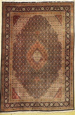 Täbriz fein, Persien, ca. 60 Jahre, Korkwolle mit Seide, ca. 298 x 198 cm, EHZ: 2-3, (verblaßt)