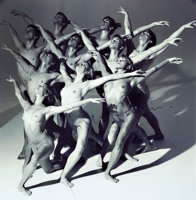 Dieter Blum, geb. 1926, Offset auf dickem Karton, handsigniert, Tanzgruppe, PP: 43.5 x 42.7cm, unter Glas, Rahmen: 63 x 53 cm