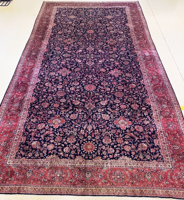 Seltener feiner Keschan, Palastteppich, Persien, Hochwertige Manchesterwolle geknüpft auf Baumwolle, ca. 706 x 360 cm, dieser sehr feine Manchester ...