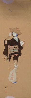 Seidenmalerei, Japan, um 1900, Frau im Kimono mit einem Saiteninstrument, Gouache auf Seide, signiert, ca. 115x38cm, u.Gl., R. ca. 117x40cm