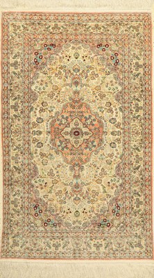 Hereke Seide fein, China, ca. 40 Jahre, reine Naturseide, ca. 152 x 94 cm, ca. 1,0 Mio. Kn/qm, EHZ: 2