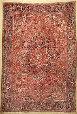 Heriz alt, Persien, um 1940, Wolle auf Baumwolle, ca. 365 x 250 cm, EHZ: 2-3, (kleineTritfalte)