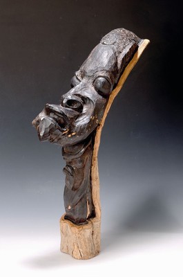 John Fundi, 1939 Mueda/Mosambique, - 1991 Chanika/Tansania, Fundi als "Henry Moore derMakonde", Hartholz vollplastisch geschnitzt, schwere ...