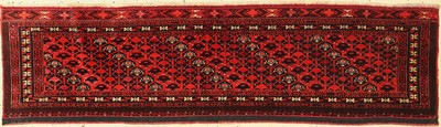 Saryk "Jollar" antik, Turkmenistan, um 1900, Wolle mit Seide geknüpft auf Wolle, ca. 146 x 40 cm, EHZ: 2-3