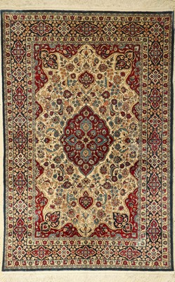 Hereke Seide, China, ca. 50 Jahre, reine Naturseide, ca. 188 x 124 cm, EHZ: 2