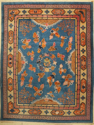 Peking Drachenteppich, China, um 1930/1940,Wolle auf Baumwolle, ca. 355 x 272 cm, EHZ: 3