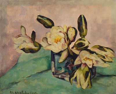 Martha Woelcke, 1884 Frankfurt-1944 Auschwitz, Seerosen in einer Kristallvase, Öl/Lwd, links unten signiert und dat. 1932, ca. 37x47cm, R. ca. ...