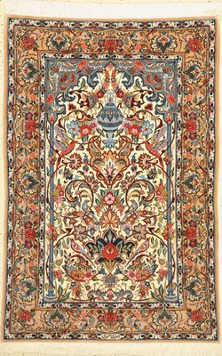 Esfahan fein signiert, (Mansuri), Persien, um 1960, Korkwolle mit und auf Seide, ca. 166 x 111 cm, ca. 1,0 Mio. Kn/qm, EHZ: 2 (leicht verfärbt)
