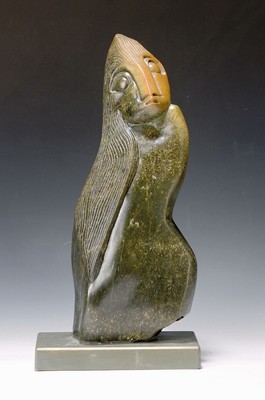 Gram Mupfudzapake, Inuit Kunst, Skulptur, 2. Hälfte 20. Jh., Speckstein bräunlich grün verlaufend, beschnitzt, Figur mit langem Haar, rückseitig ...